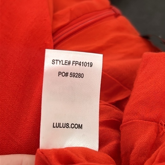 "NWT" Lulus‎ All About Love Red Sleeveless Surplice Romper- Women's Size XS - Picture 6 of 12